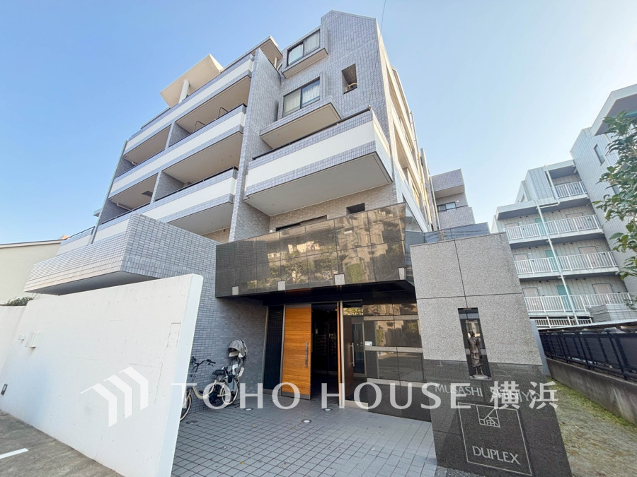 表現された空間は豊かな光と風を纏い、暮らしの時間を豊かにしてくれます。デザインされた空間と競い合うかのような充実した建物設備も家族の時間を彩ってくれることでしょう。