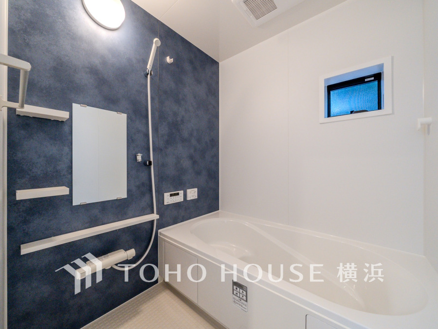1日の疲れを取り心身を癒すことができる住まいの中のリラクゼーション空間、バスルーム。心からゆったりと寛いでいただけるよう、ゆとりのスペースを確保しています。