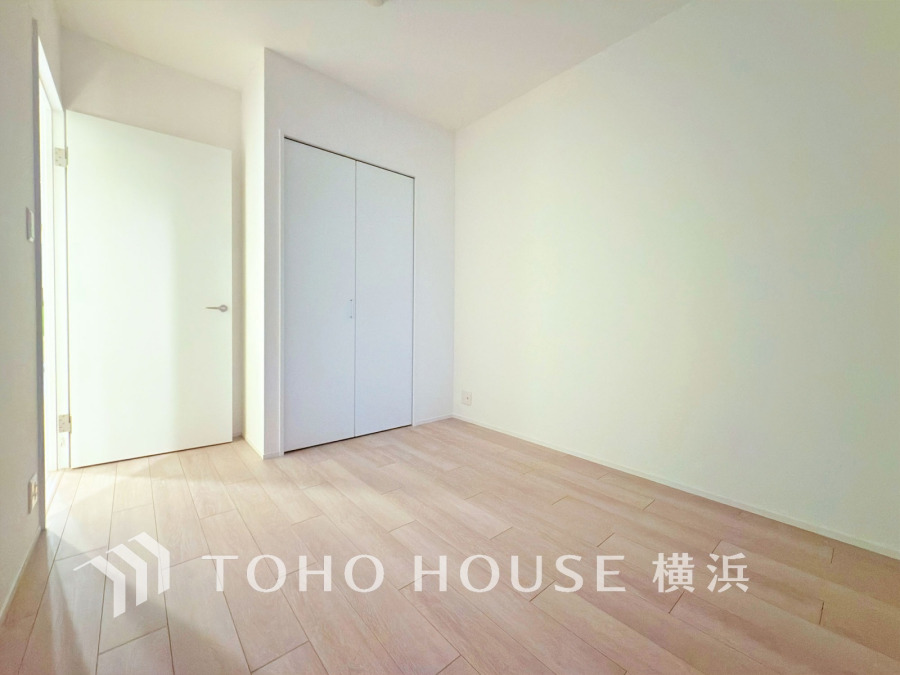 家族一人ひとりの大切なプライベート空間。趣味・感性で個性的に飾って頂けるようシンプルに仕上げてあります。自分時間を充実させながら心豊かなひとときを過ごすための大切な空間。