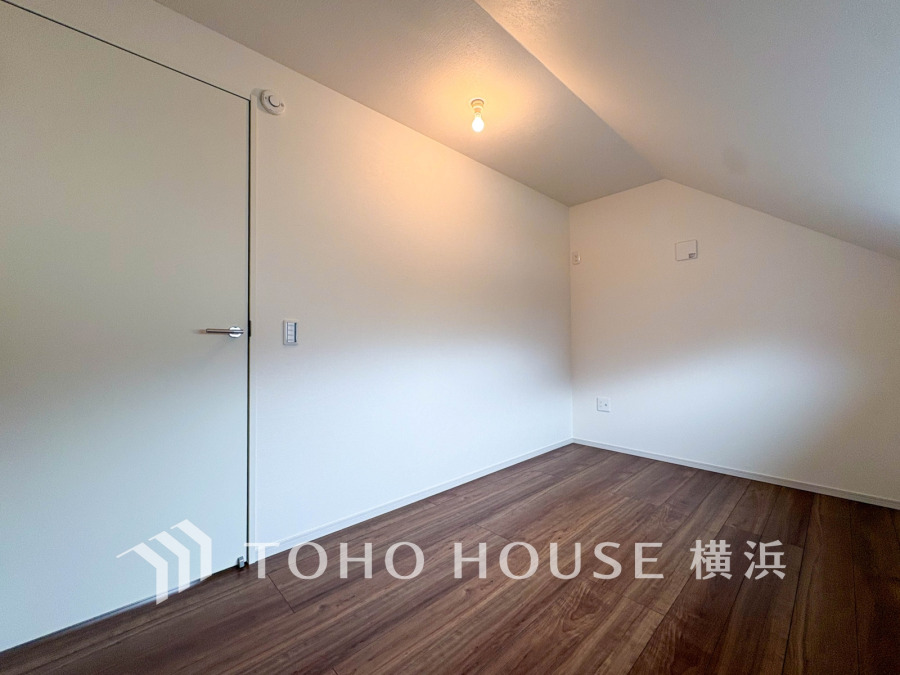 家族一人ひとりの大切なプライベート空間。趣味・感性で個性的に飾って頂けるようシンプルに仕上げてあります。自分時間を充実させながら心豊かなひとときを過ごすための大切な空間。