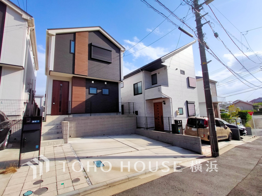 街に溶け合う美しい景観を生み出しているにも関わらず、採光や風通しを考えて設計された間取り。外観だけでなく、そこに住まうご家族の心地よさが最優先されますように。 
