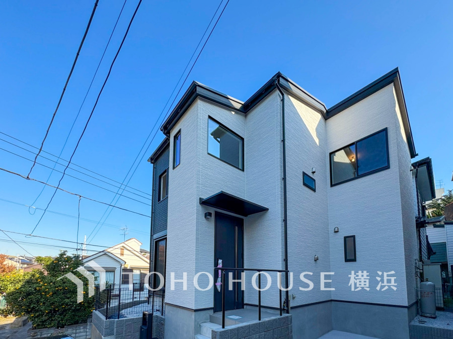 爽やかな青空の下に贅沢なほどに降り注ぐ陽光、豊かな居住性と、クオリティが見事に調和した住空間は、住まうことの喜びを感じさせてくれます。