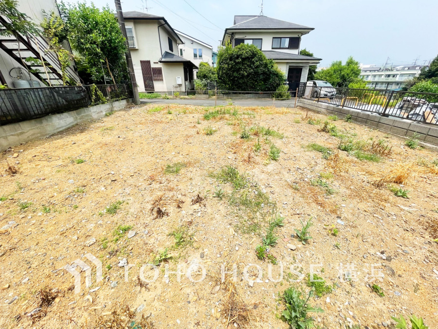 最寄り駅まで徒歩4分の駅チカながら、落ち着きある閑静な住宅街
