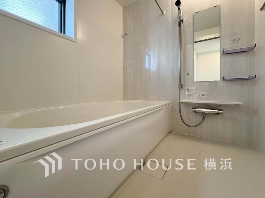 1日の疲れを取り心身を癒すことができる住まいの中のリラクゼーション空間、バスルーム。心からゆったりと寛いでいただけるよう、ゆとりのスペースを確保してます。