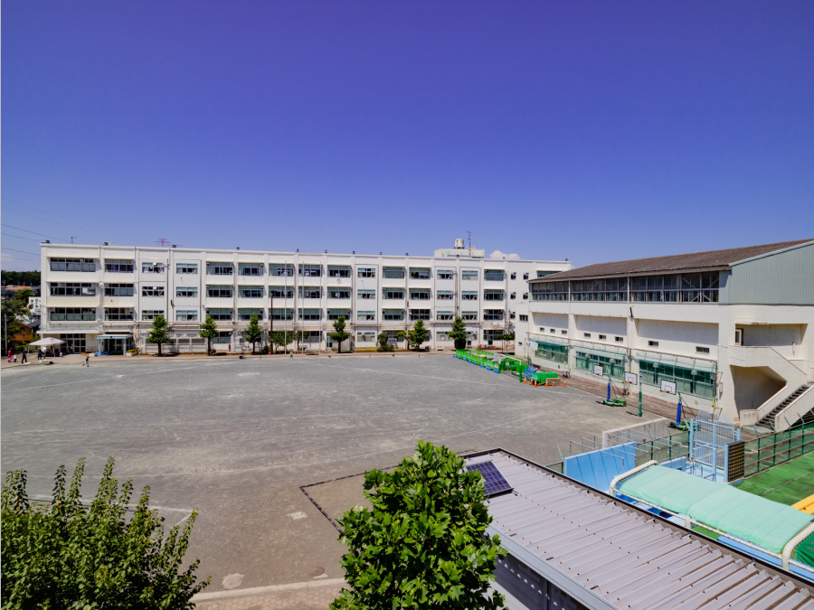 横浜市立笹野台小学校　約600ｍ