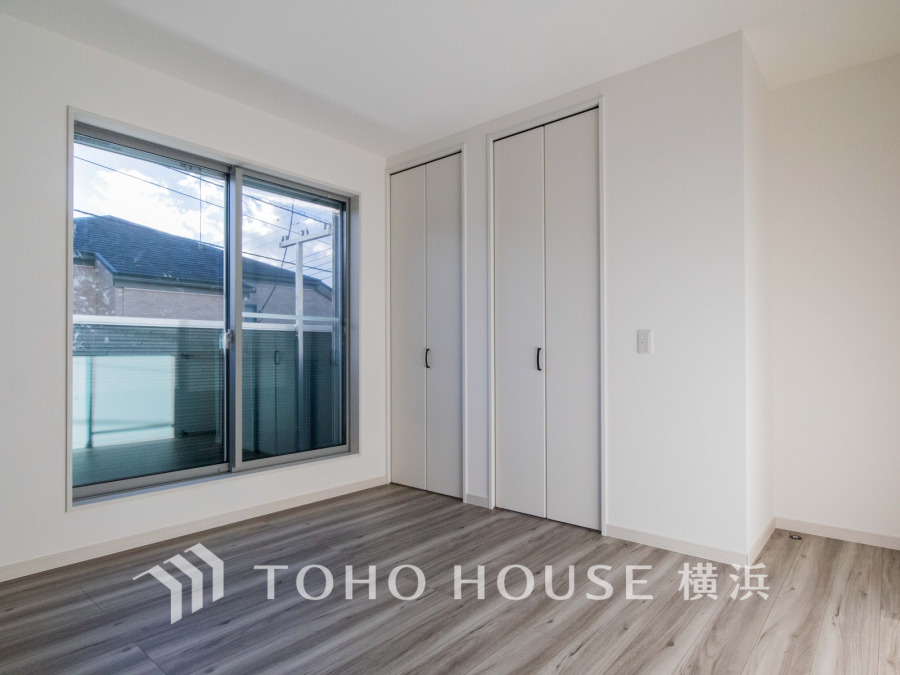 家族一人ひとりの大切なプライベート空間。趣味・感性で個性的に飾って頂けるようシンプルに仕上げてあります。自分時間を充実させながら心豊かなひとときを過ごすための大切な空間。