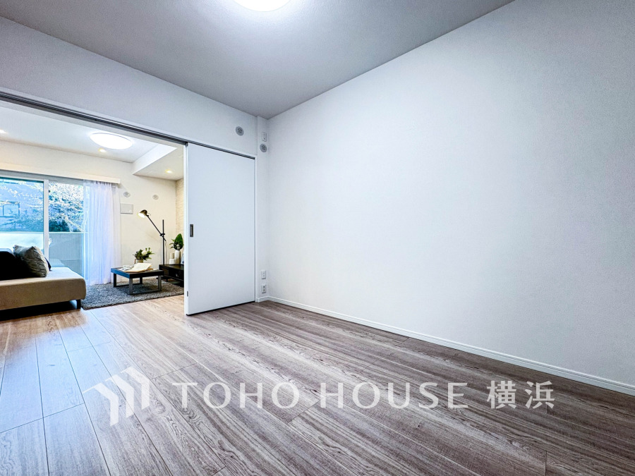 リビングに隣接した洋室は、引き戸を開け放してLDK空間を共有しながら開放的に使うこともできます。
