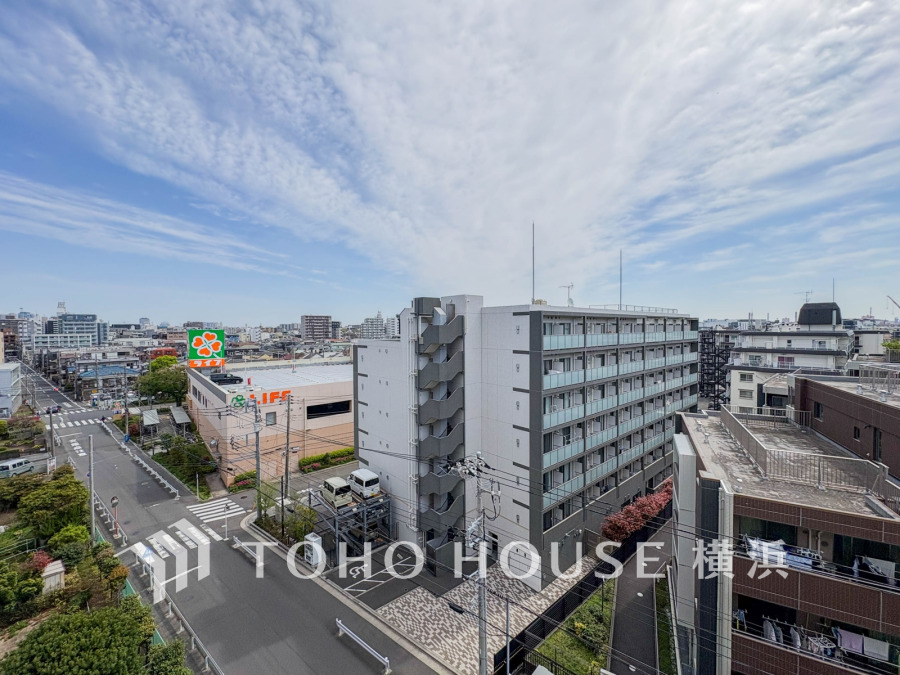 最上階（7階）からはのびやかで開放的な眺望が広がります。