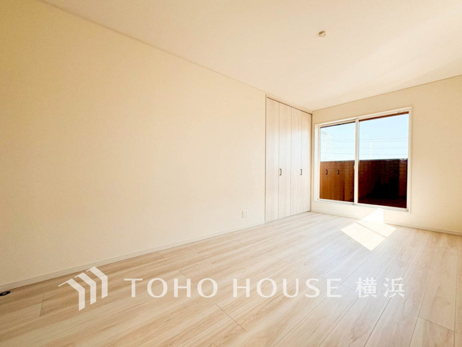 穏やかな寛ぎを届ける上質仕様のゆとりあるお部屋。自分時間を充実させながら心豊かにできるプライベート空間。