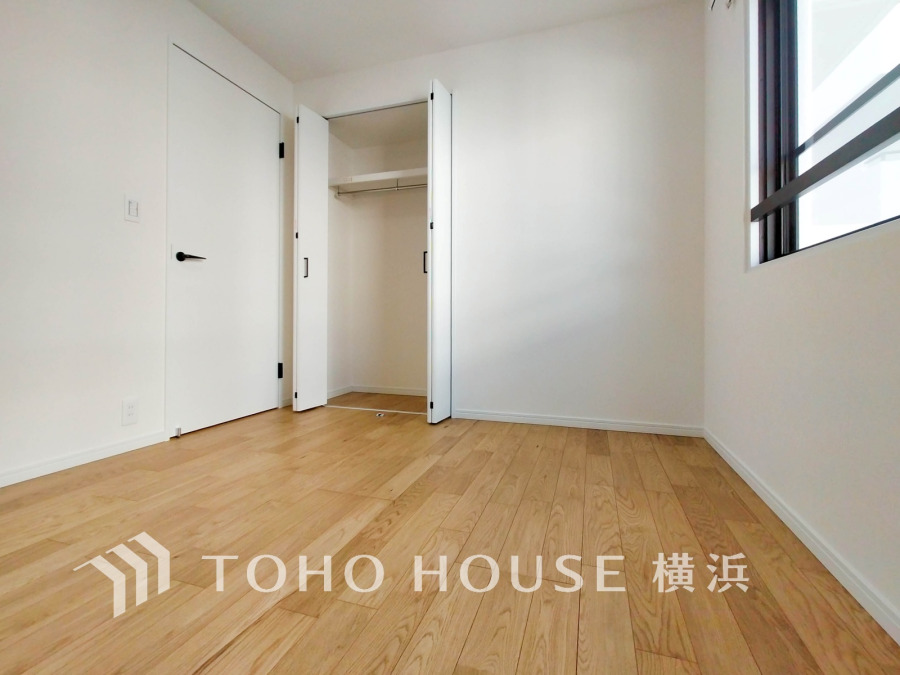 採光もアクセントの一つとして。プライベートルームにはやさしい光が射し込んでいて、この明るい好みの空間で読書をしたり、音楽を聞いたりと一人の時間も充実したものにできます。