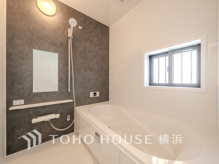 1日の疲れを取り心身を癒すことができる住まいの中のリラクゼーション空間、バスルーム。心からゆったりと寛いでいただけるよう、ゆとりのスペースを確保しています。