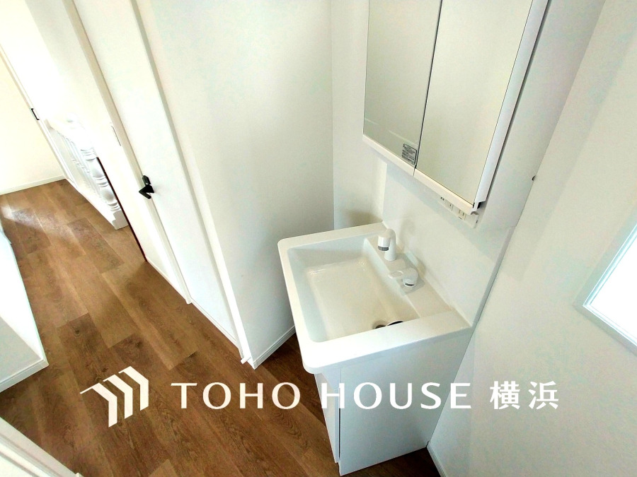 2階にも洗面化粧台を設置しました。