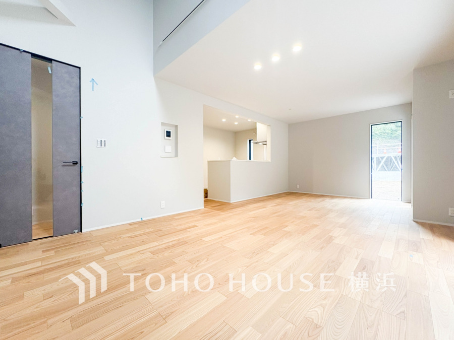 たくさんの想いが美しいカタチに彩られた時、そこにはひと時のくつろぎが生まれ、ゆっくりと愛着が育まれていきます。