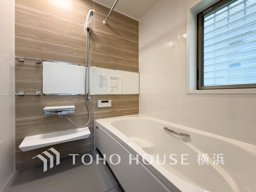 1日の疲れを取り心身を癒すことができる住まいの中のリラクゼーション空間、バスルーム。心からゆったりと寛いでいただけるよう、ゆとりのスペースを確保してます。
