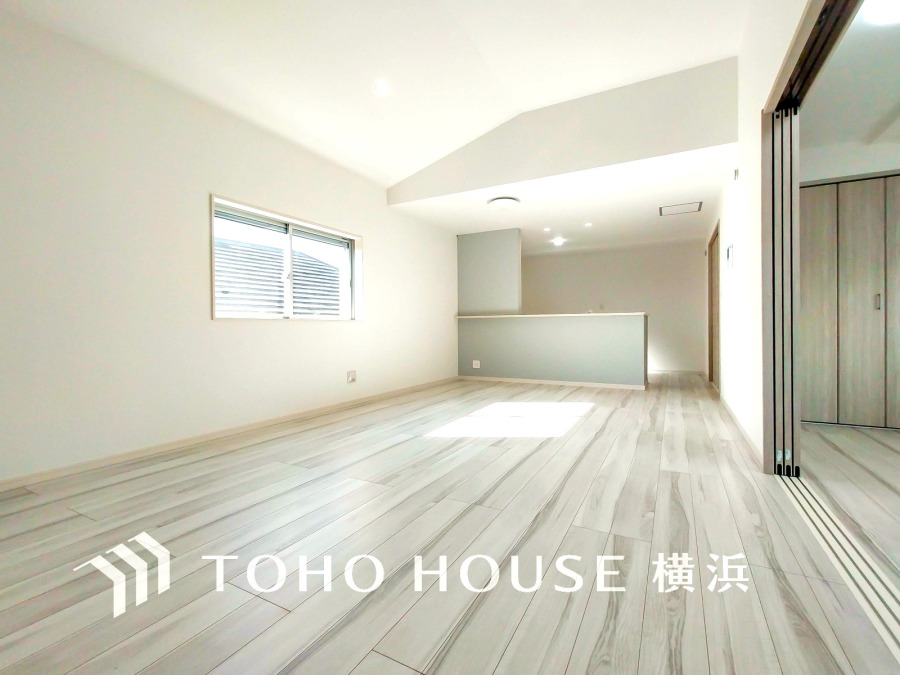 たくさんの想いが美しいカタチに彩られた時、そこにはひと時のくつろぎが生まれ、ゆっくりと愛着が育まれていきます。