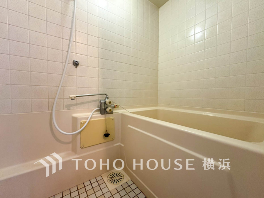 1日の疲れを取り心身を癒すことができる住まいの中のリラクゼーション空間、リラックスできるよう優しいカラーをチョイスしました。時を忘れるほどのんびりできる空間に。