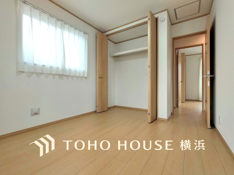 1日の疲れを癒し、心地よく寛げるようゆったりとした広さを確保しています。プライベートタイムをより優雅に穏やかに…。落ち着いた雰囲気を紡ぎます。