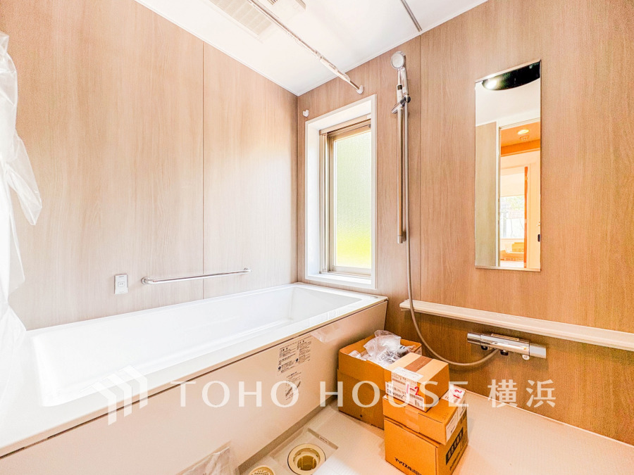 掃除のしやすさ・収納の便利さなど、おふろを使う人、お手入れする人、みんなにとっての「しあわせ性能」を追求したバスルームを採用いたしました。