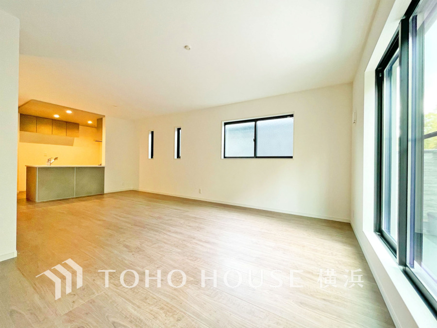 ご家族やお友達との時間など、多くの時を刻む空間。何気なく過ぎる時でさえも上質なひと時となる快適な空間を目指して。