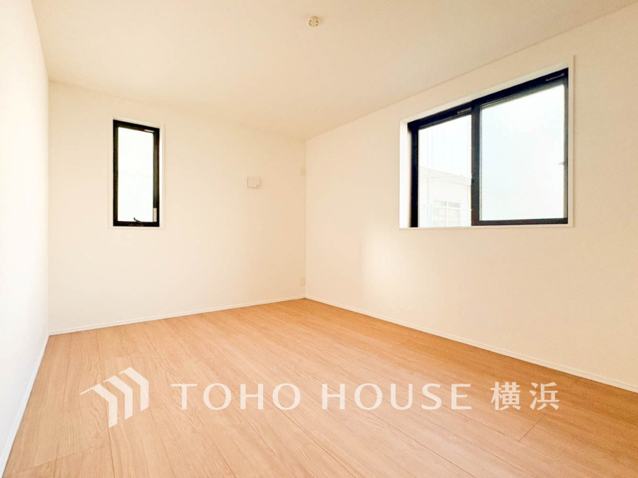 家族一人ひとりの大切なプライベート空間。趣味・感性で個性的に飾って頂けるようシンプルに仕上げてあります。自分時間を充実させながら心豊かなひとときを過ごすための大切な空間。