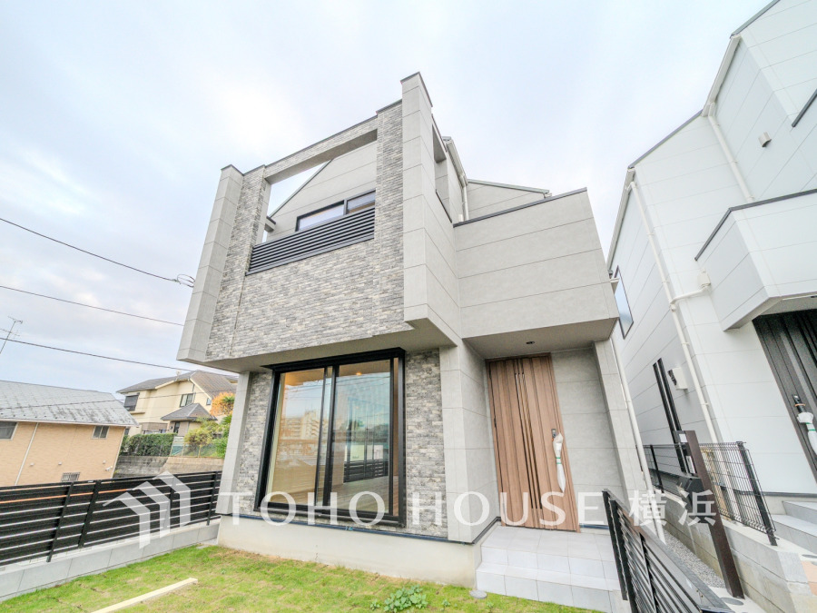 駅徒歩6分の快適な利便性と、閑静な住環境が魅力の開放的なロケーション。
