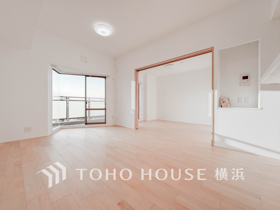 太陽の恵みを受けた明るい空間。吹きぬける風を感じながら爽やかで風通しの良い暮らしが叶います。
