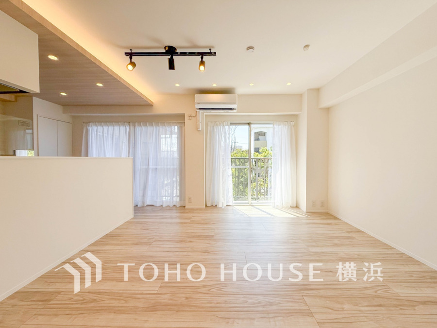 和やかで洗練された空間の演出。寛ぎとコミュニケーションを育む居心地のよい場所。
