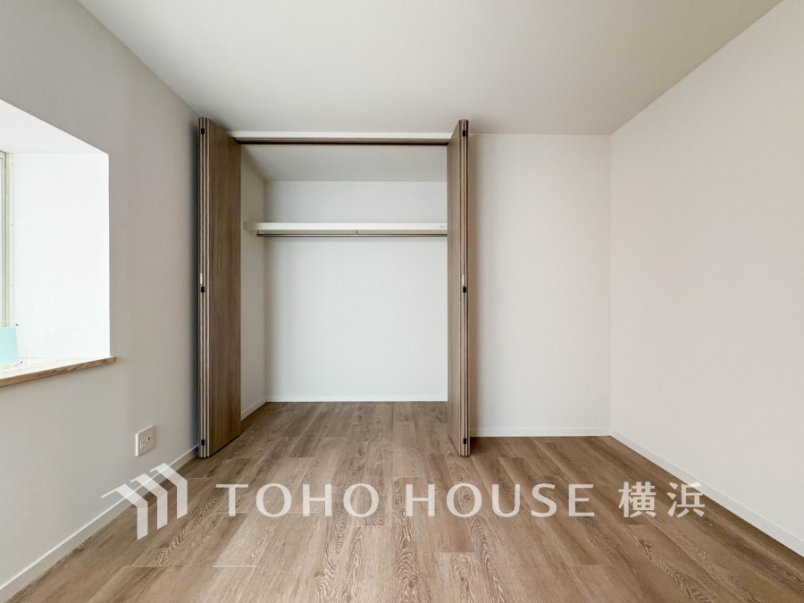 1日の疲れを癒し、心地よく寛げるようゆったりとした広さを確保しています。プライベートタイムをより優雅に穏やかに…。落ち着いた雰囲気を紡ぎます。