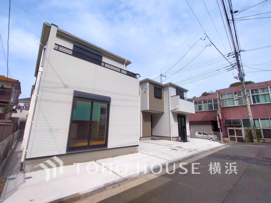 カースペースには2台駐車可能です（車種によります）。