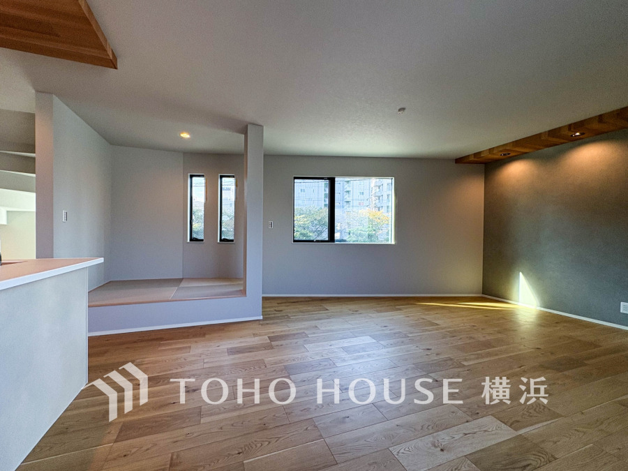 家族みんなが爽やかに健やかに過ごせるように、溢れる光をたっぷり取り込んだリビングダイニング。