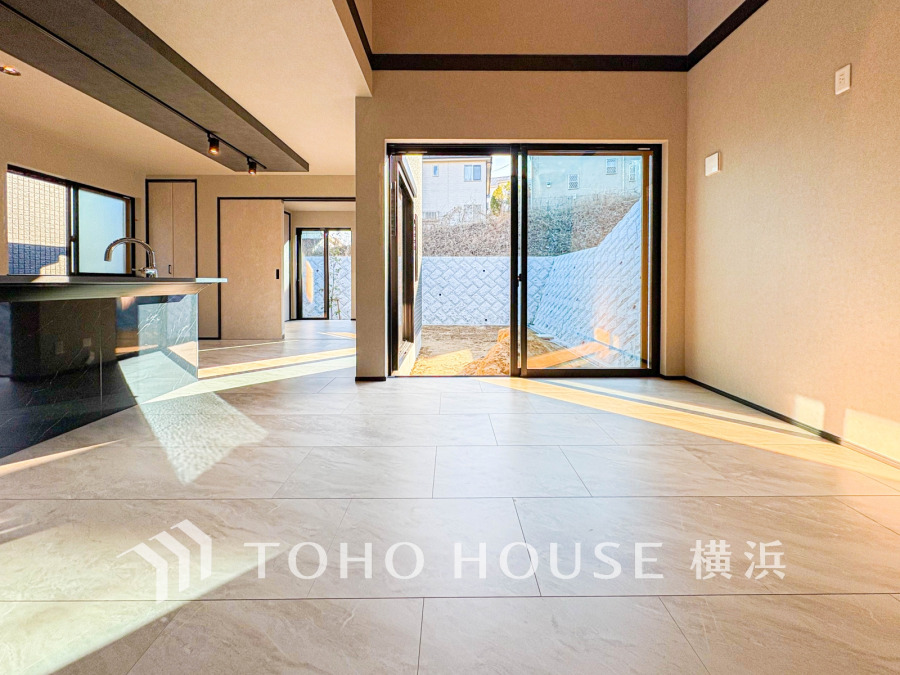 ご家族やお客様との時間など、多くの時を刻む空間。何気なく過ぎる時でさえも上質なひと時となる快適な空間を目指して。