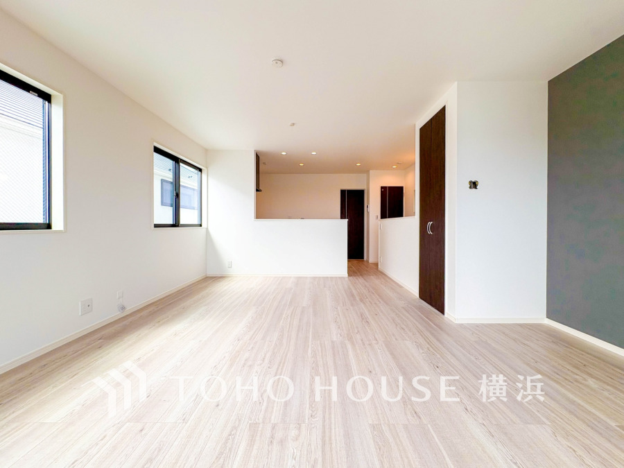 一日の中で多くの時間を過ごすことになる住まいだからこそ、いつも穏やかな空間であるように心掛けています。構成する建材などへの配慮が、住まう方の健康を守ります。