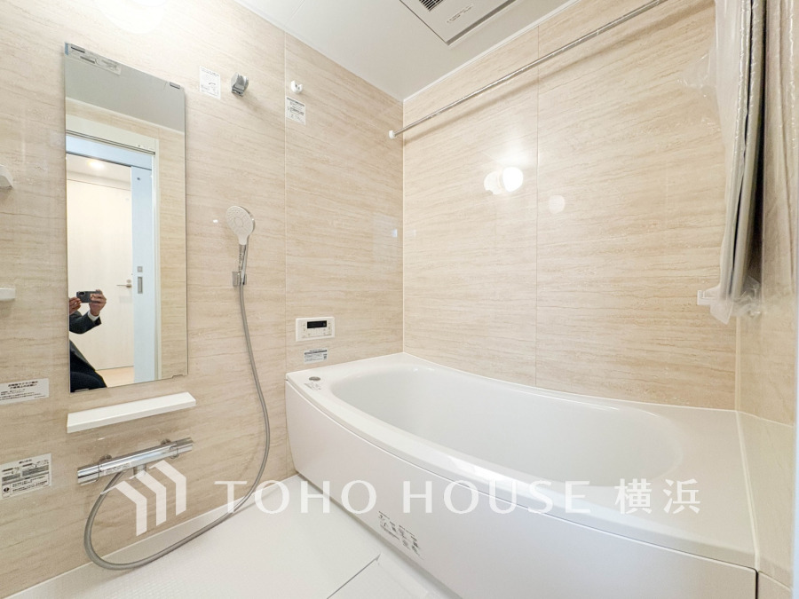 清潔感あふれる明るい浴室は、快適なバスタイムを実現するゆったりとした広さが魅力です。