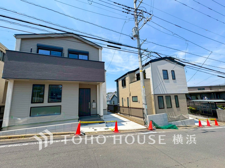 住む人を映し出す洗練された佇まいは、いつまでも輝き続けながらいつしか街の風景に溶け込んでいきます。