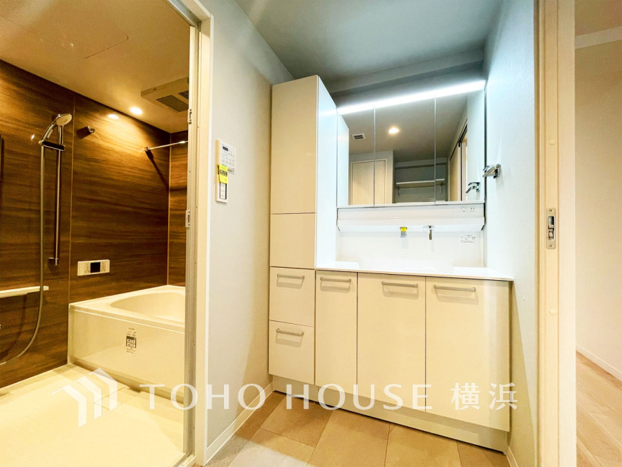 一日の始まりと終わりを心地よく演出してくれる、多彩な機能が備えられたパウダールーム。心地よいリフレッシュ空間です。