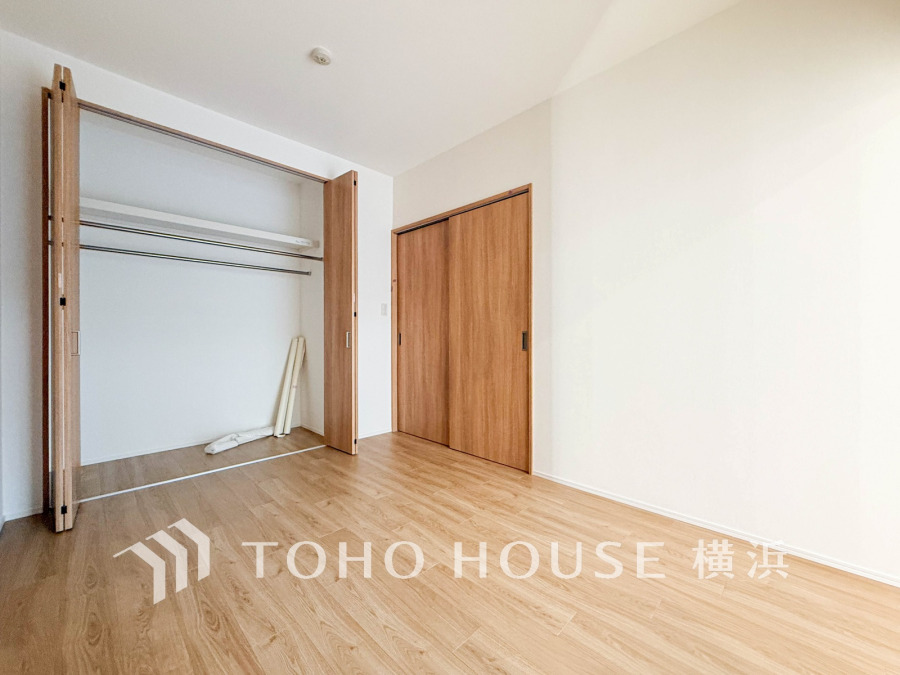 1日の疲れを癒し、心地よく寛げるようゆったりとした広さを確保しています。プライベートタイムをより優雅に穏やかに…。落ち着いた雰囲気を紡ぎます。