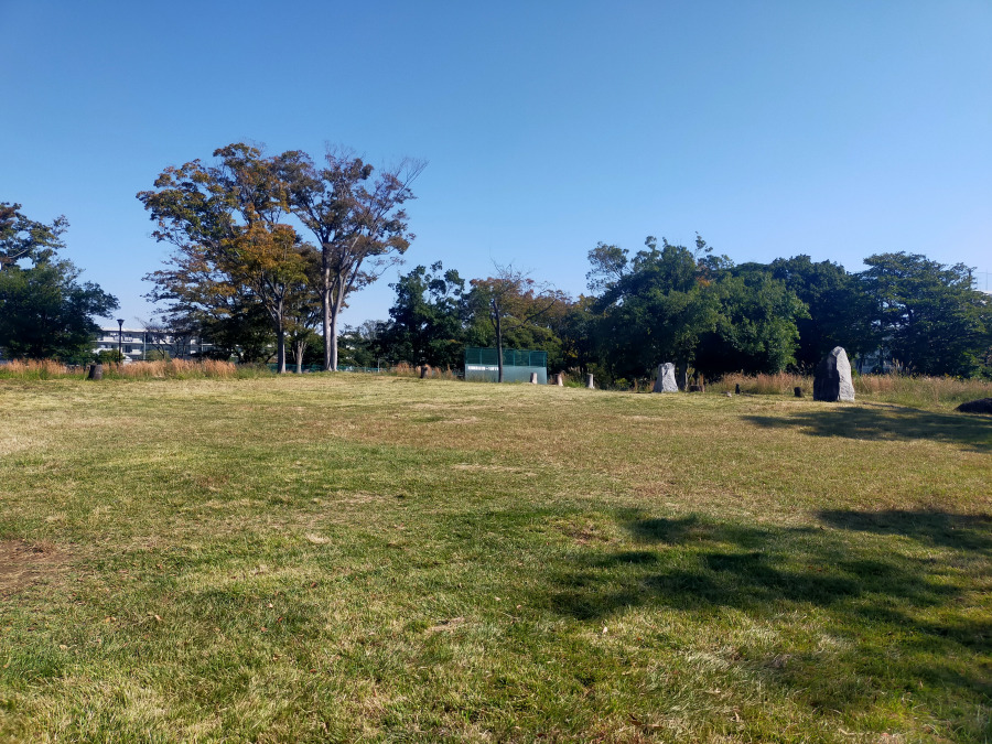 丸山台公園 約650ｍ