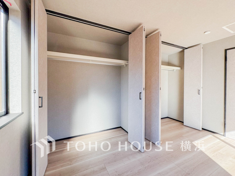 お客様の求める本当の“住み心地”とは何なのか。そのための一手間一工夫を惜しみません。街並みや周辺の環境に呼応しながら、美しく、そして毎日の暮らしを考慮した機能性の高い住まい。