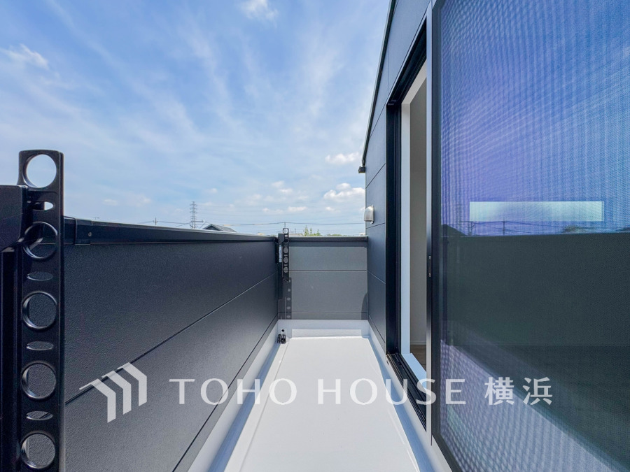 太陽に愛された邸は、陽当り・通風に優れた魅力的で快適さを追求した邸宅でした。ここに住むからこそ意味がある。