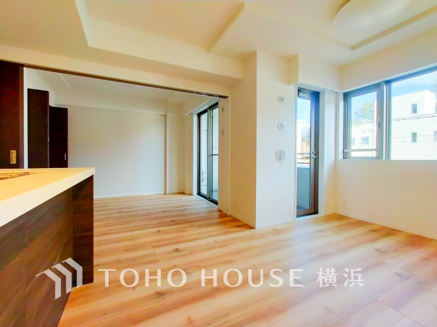 たくさんの想いが美しいカタチに彩られた時、そこにはひと時のくつろぎが生まれ、ゆっくりと愛着が育まれていきます。