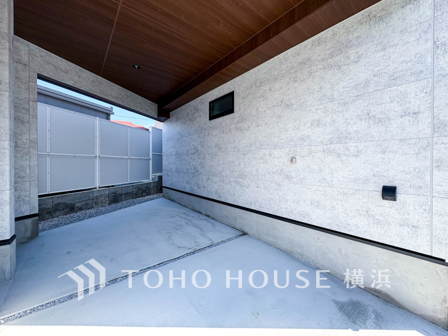 敷地内に駐車スペースがあると、日々の暮らしのをスムーズに運ぶ事ができます。