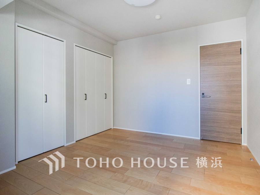 1日の疲れを癒し、心地よく寛げるようゆったりとした広さを確保しています。プライベートタイムをより優雅に穏やかに…。落ち着いた雰囲気を紡ぎます。