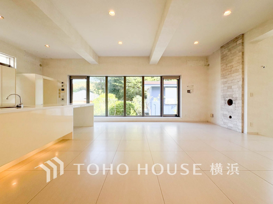 たくさんの想いが美しいカタチに彩られた時、そこにはひと時のくつろぎが生まれ、ゆっくりと愛着が育まれていきます。