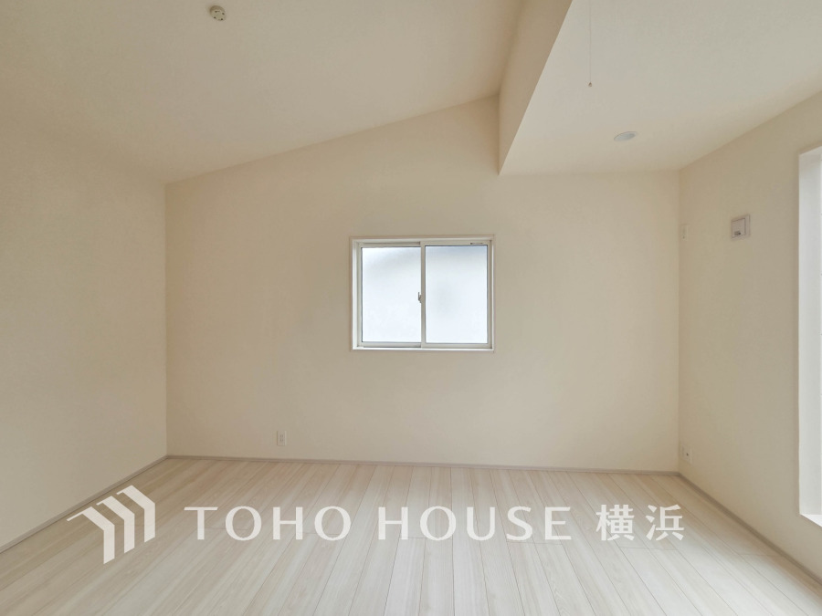 家族一人ひとりの大切なプライベート空間。趣味・感性で個性的に飾って頂けるようシンプルに仕上げてあります。自分時間を充実させながら心豊かなひとときを過ごすための大切な空間。