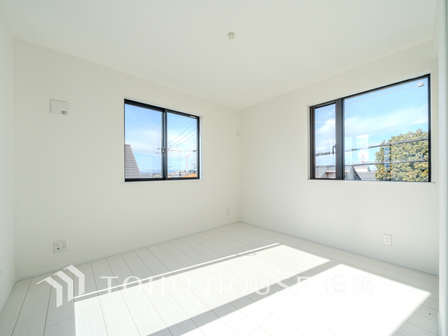 過ぎ行く時間をゆったりと感じることができる落ちついたプライベートルーム。リビングで楽しく過ごした後はゆっくり寛ぎの時間を満喫できます。静かな環境でリラックスタイムを愉しんで。