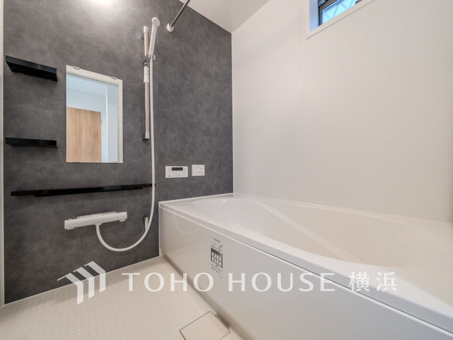 1日の疲れを取り心身を癒すことができる住まいの中のリラクゼーション空間、バスルーム。心からゆったりと寛いでいただけるよう、ゆとりのスペースを確保しています。