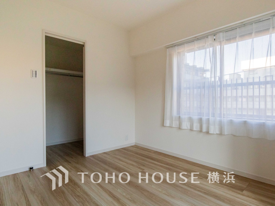 1日の疲れを癒し、心地よく寛げるようゆったりとした広さを確保しています。プライベートタイムをより優雅に穏やかに…。落ち着いた雰囲気を紡ぎます