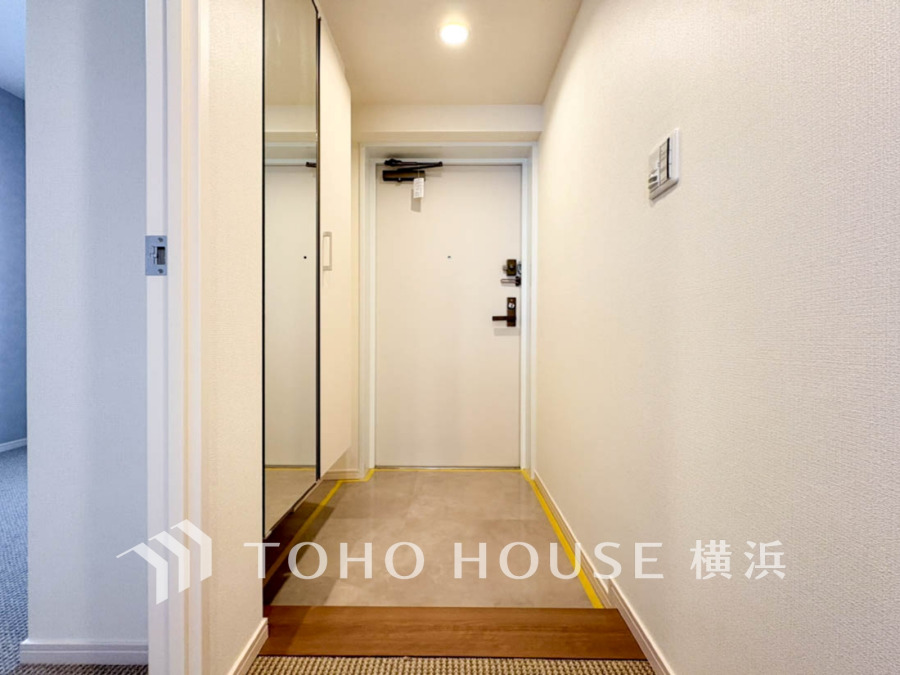 居住者の帰り、訪れる方を優しく迎える・安らぎに満ちた生活空間を予感させる。健やかな暮らしを楽しめそう