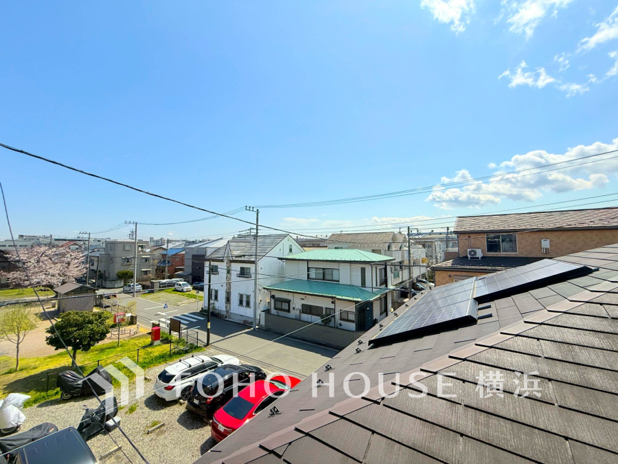 開放感があり、遮るものもなく気持ちのいい景色が広がります。お部屋にも爽やかな風と暖かく柔らかな日差しが差し込み、毎日の暮らしを豊かに彩ります。