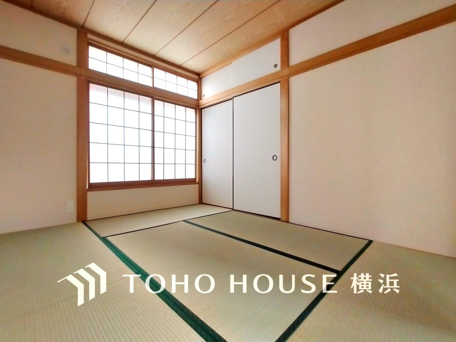 和の空間はあるだけでホッと落ち着ける場所になります。優しい感触の畳の上で寛いだり、お子様と遊んだり、客間としても重宝する居心地の良い空間。